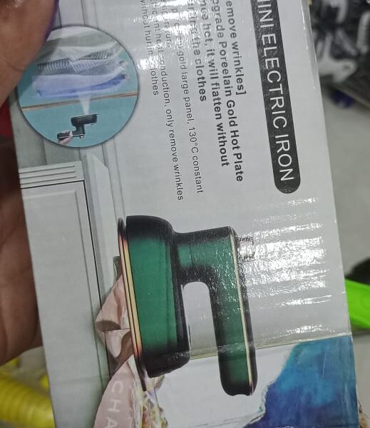 Mini 180° Rotatable Travel Steam Iron